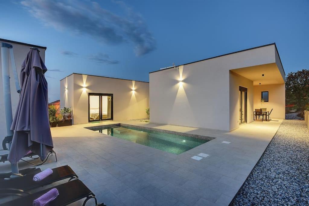 Vila Nauta - Luxury In Vintijan, Near Pula Exteriör bild